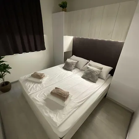 Cozy Hidden Mobile With Terrace And Sea View Drage
