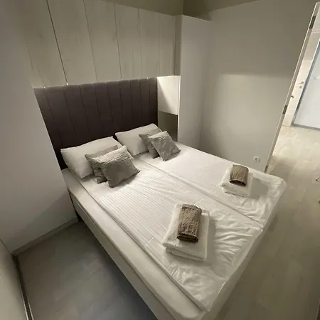 Cozy Hidden Mobile With Terrace And Sea View