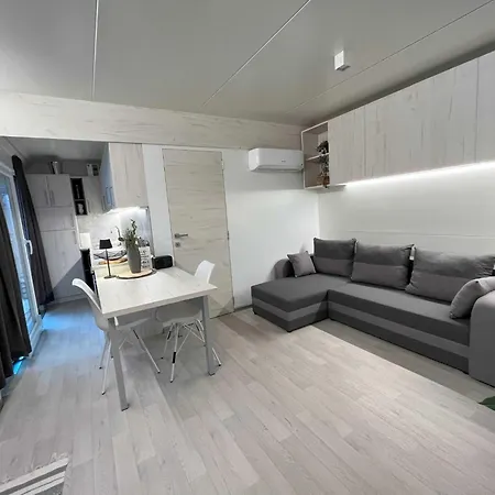 Casa vacanze Cozy Hidden Mobile With Terrace And Sea View Drage